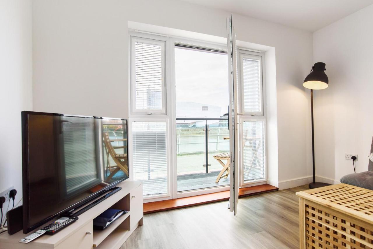 Raphael Retreat Appartement Newport  Buitenkant foto