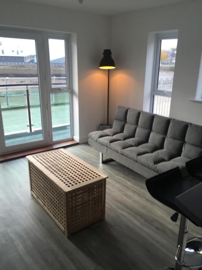 Raphael Retreat Appartement Newport  Buitenkant foto